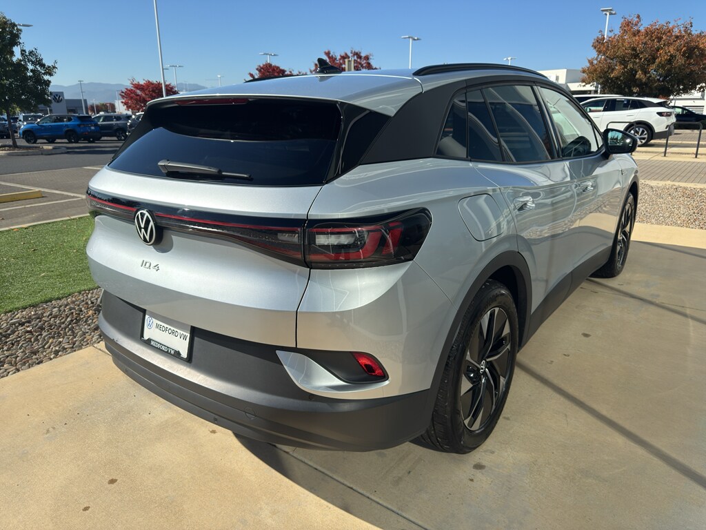 2022 Volkswagen ID.4 Pro photo 4