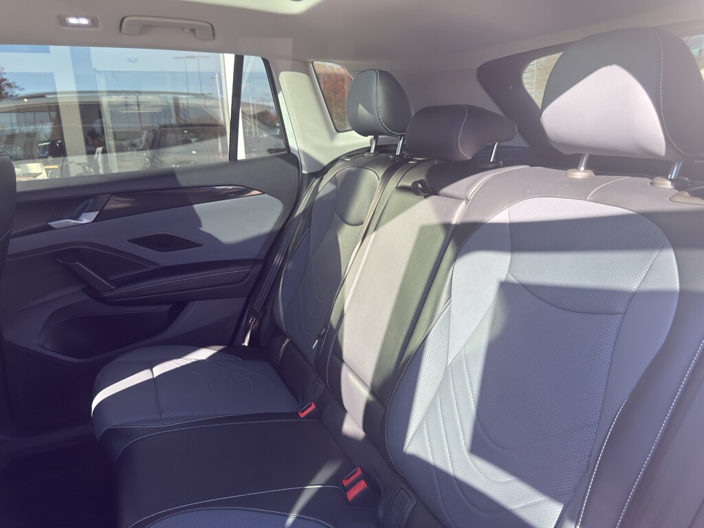 2026 Volkswagen Tiguan SE - Photo 13