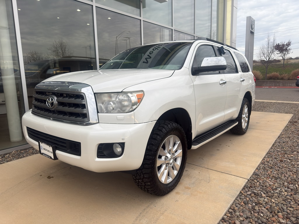 2013 Toyota Sequoia Platinum's photo
