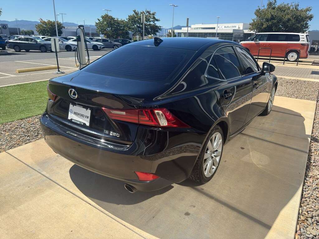 2015 Lexus IS 250 photo 3