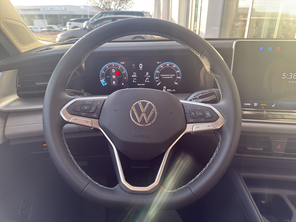 2026 Volkswagen Tiguan SE - Photo 10