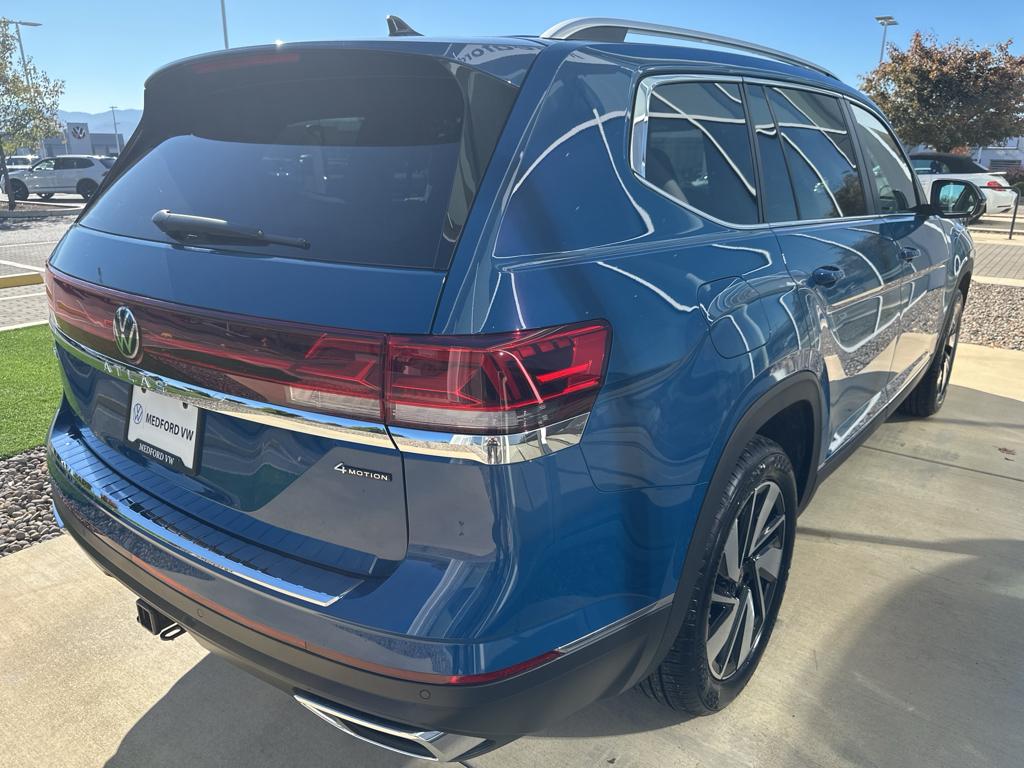 2025 Volkswagen Atlas SEL photo 4