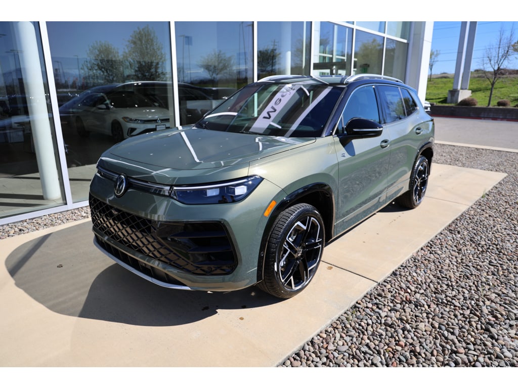 2026 Volkswagen Tiguan 2.0T SEL R-Line Turbo 4Motion's photo