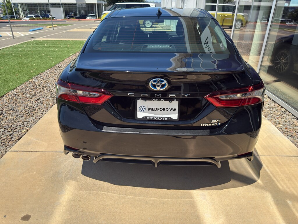 2024 Toyota Camry Hybrid SE photo 4