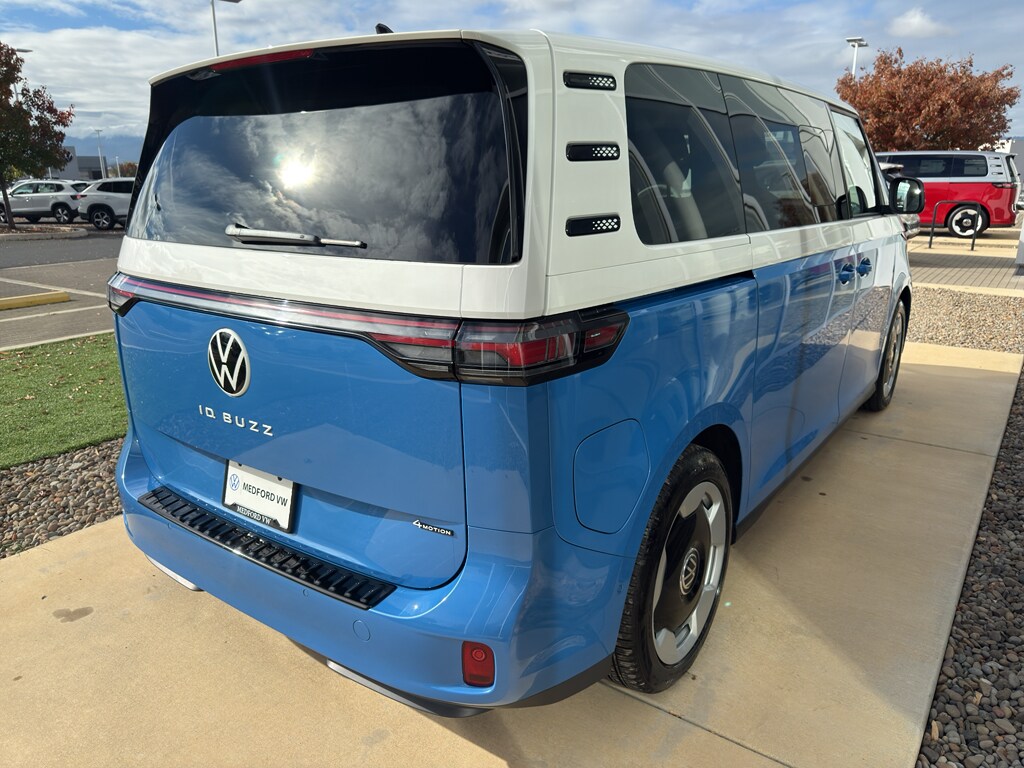 2025 Volkswagen ID. Buzz Pro Plus photo 4