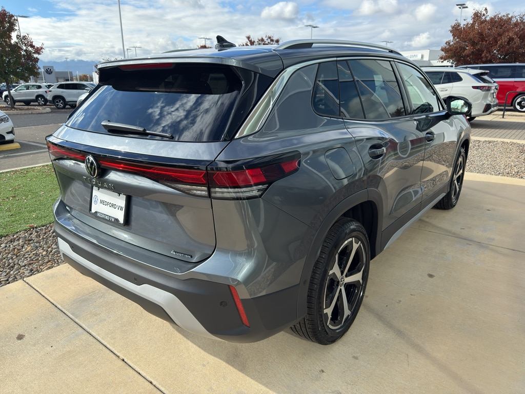 New 2026 Volkswagen Tiguan SE SUV
