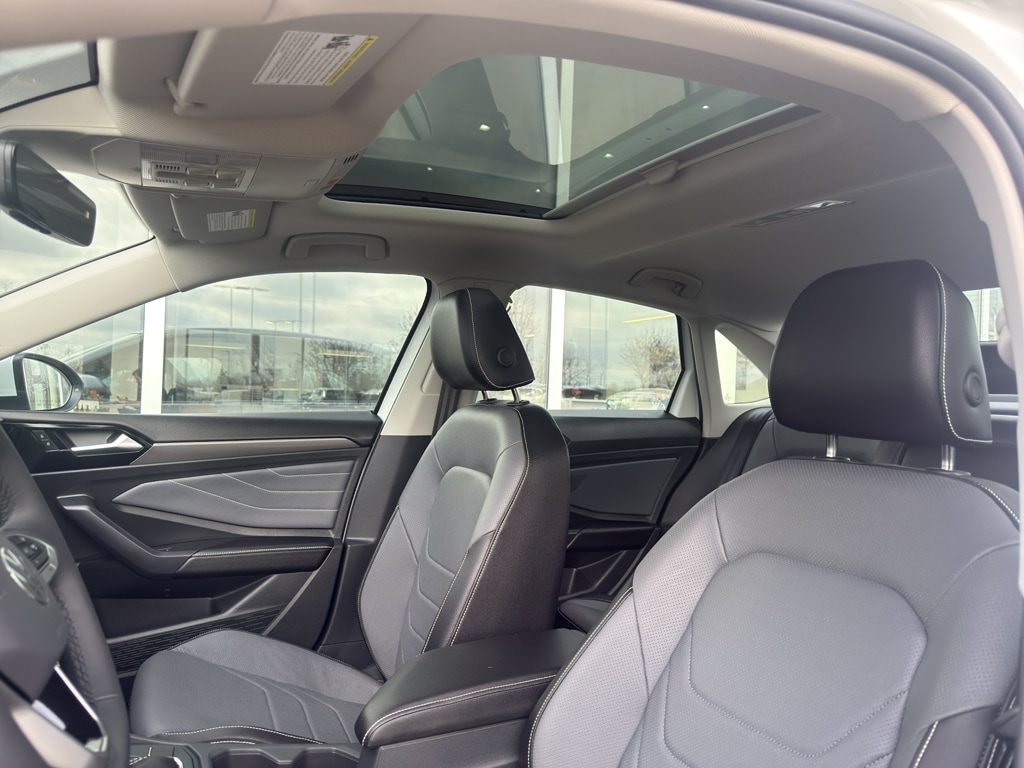 2026 Volkswagen Jetta SEL - Photo 8