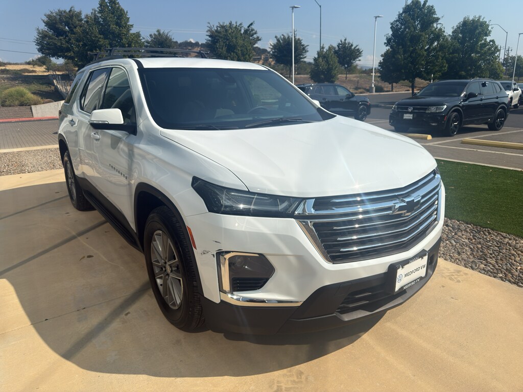 2023 Chevrolet Traverse Cloth photo 3