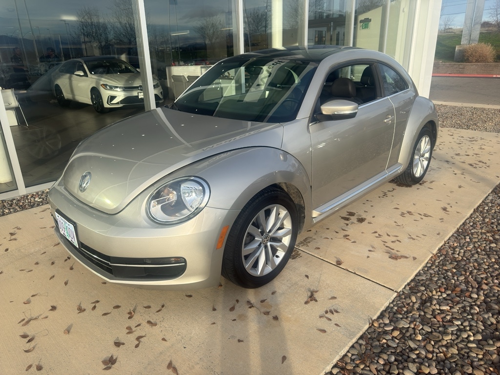 2013 Volkswagen Beetle 2.0's photo