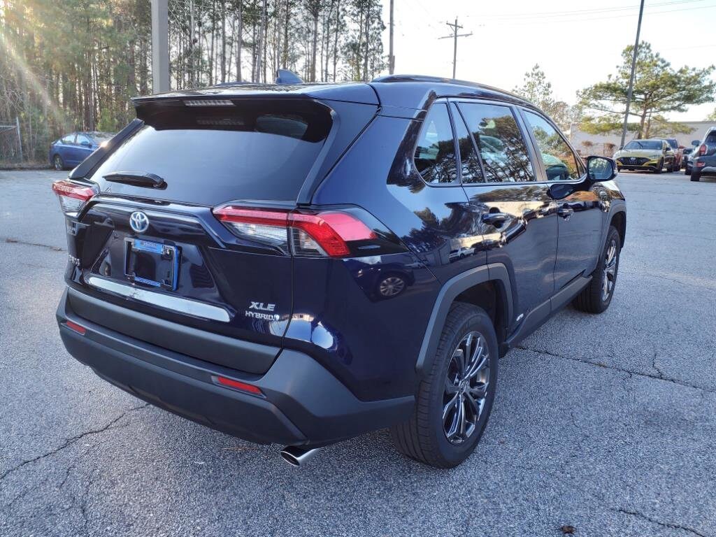 2022 Toyota RAV4 Hybrid XLE Premium photo 3