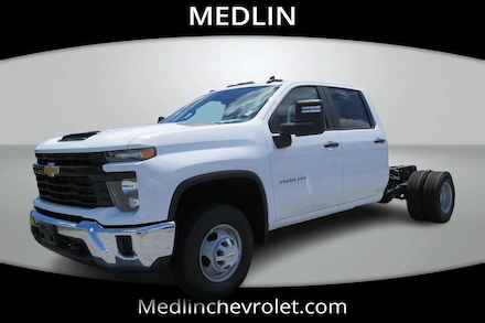 2025 Chevrolet Silverado 3500HD CC Work Truck Crew Cab Chassis-Cab