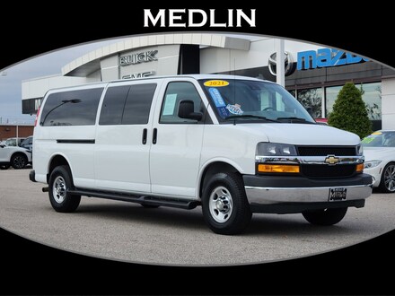 2021 Chevrolet Express Passenger LT Full-size Passenger Van
