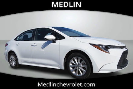 2022 Toyota Corolla LE 4dr Car