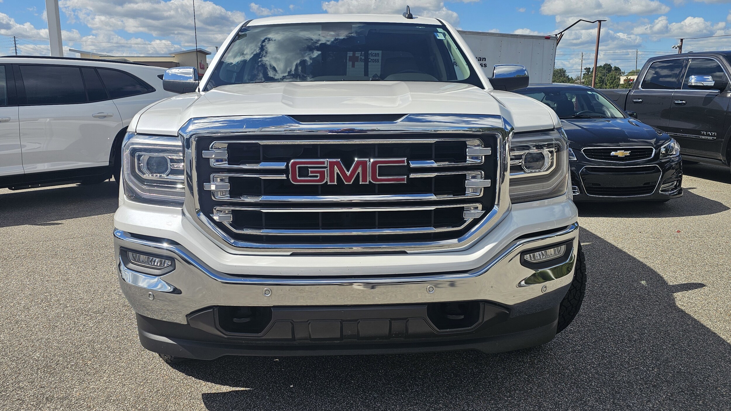 2018 Gmc Sierra 1500 SLT photo 2