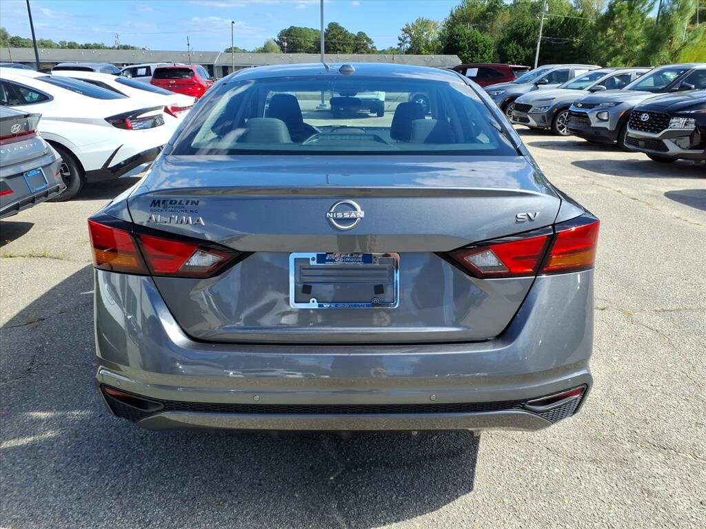 2024 Nissan Altima 2.5 SV photo 4