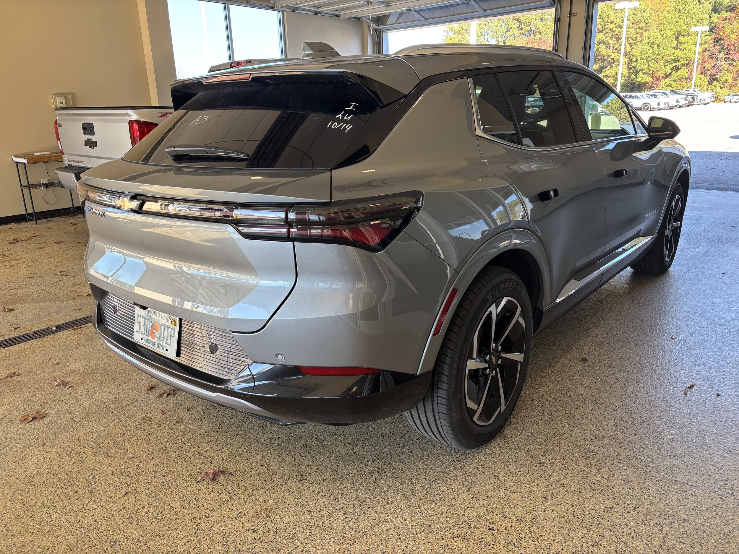 2025 Chevrolet Equinox EV 1LT photo 4