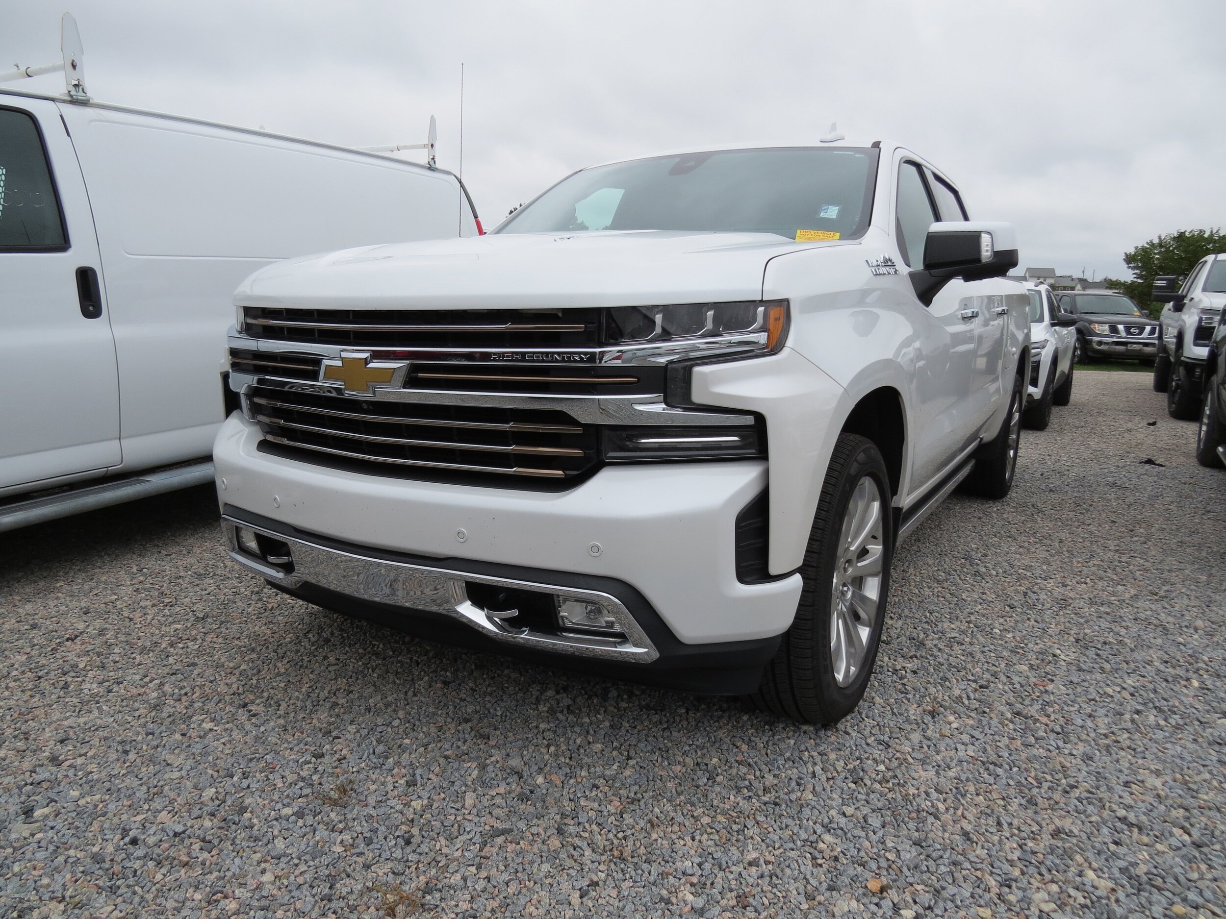 2021 Chevrolet Silverado 1500 High Country photo 3