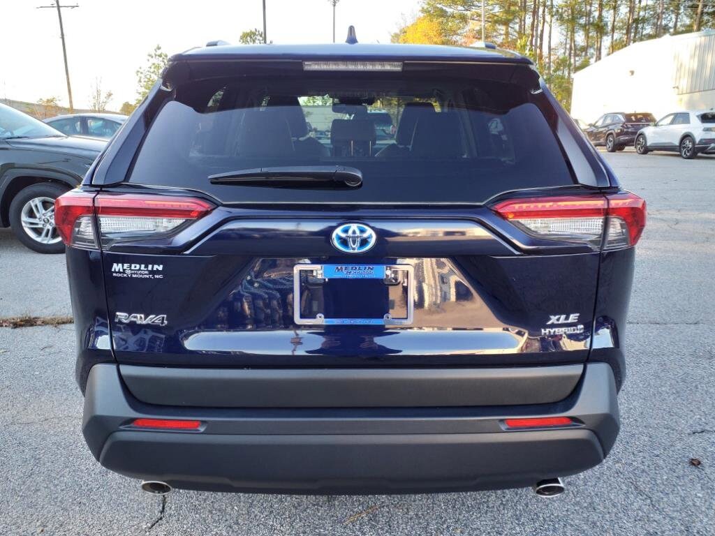 2022 Toyota RAV4 Hybrid XLE Premium photo 4