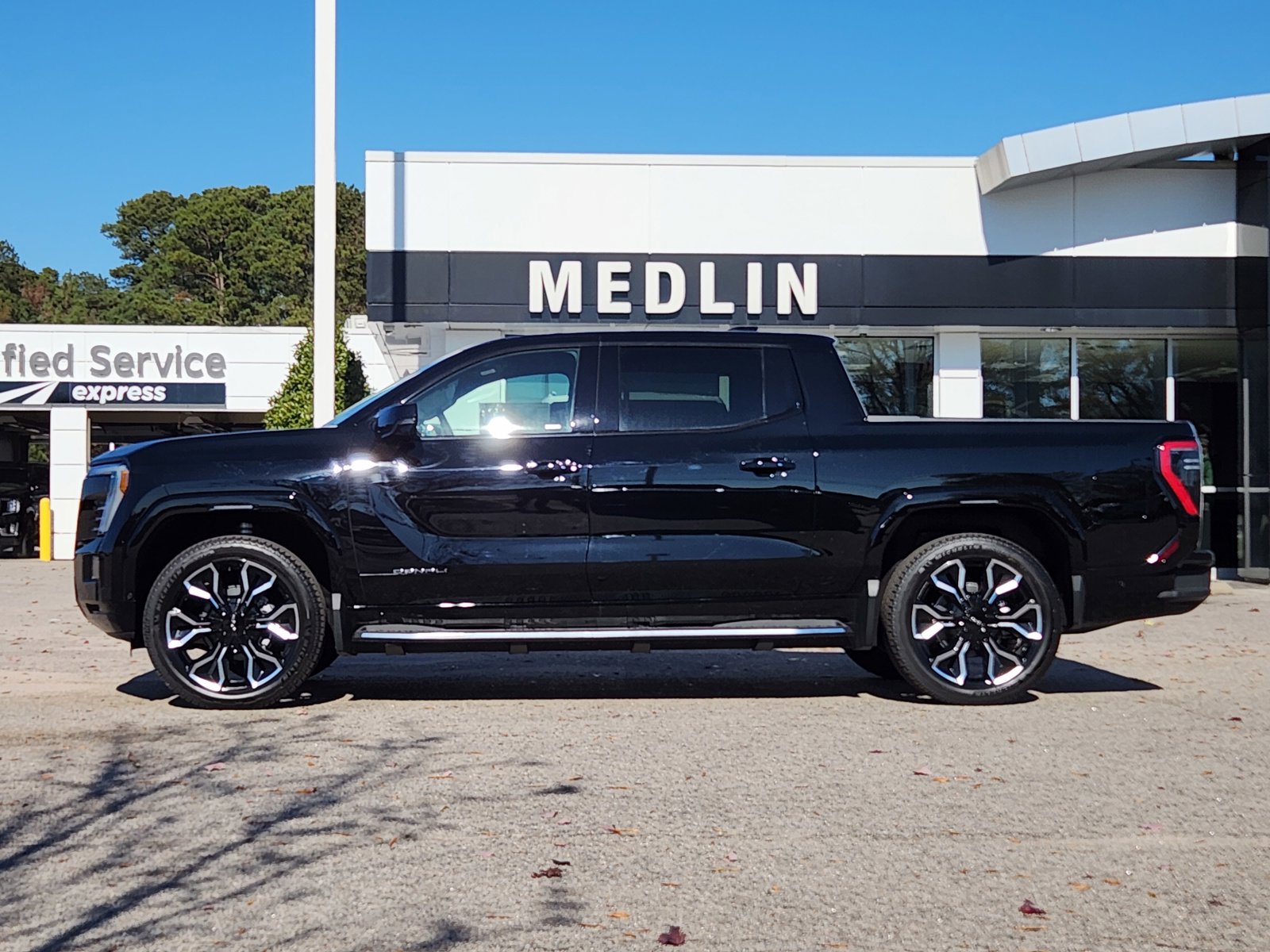 2025 Gmc Sierra EV Denali photo 3