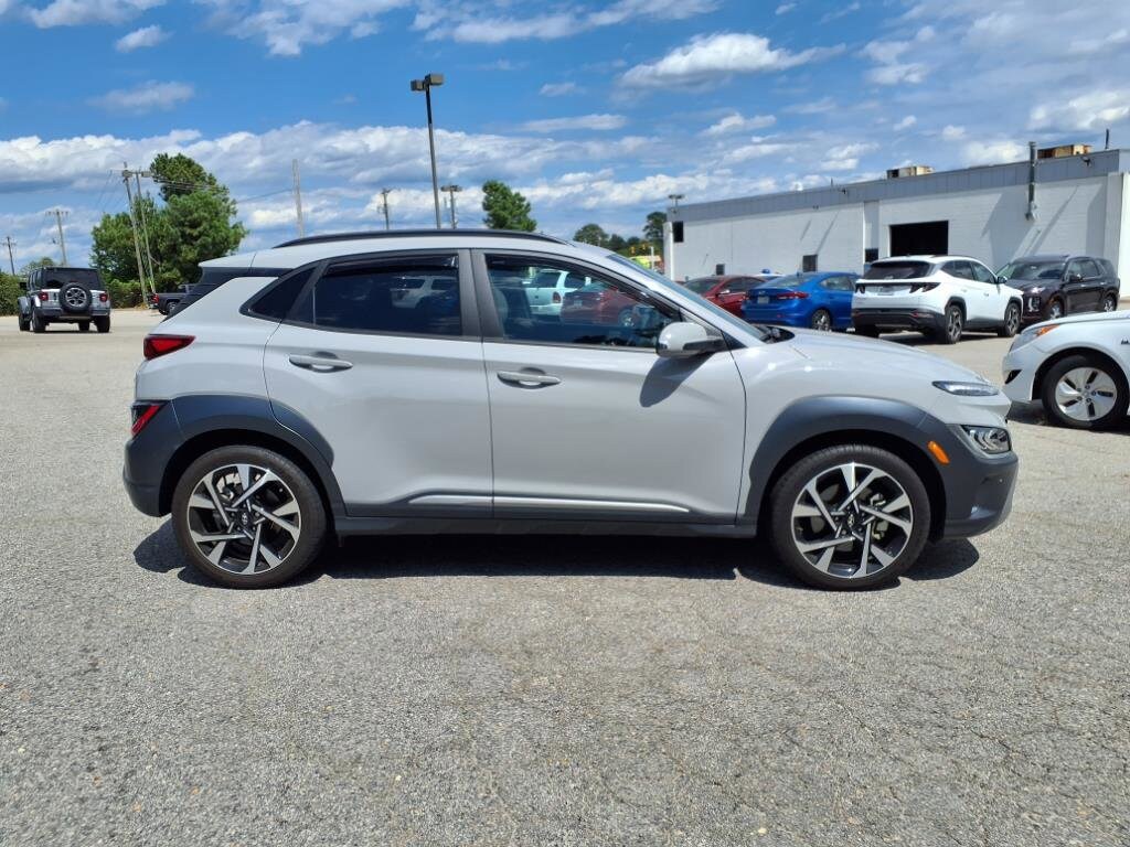 2023 Hyundai Kona Limited photo 2