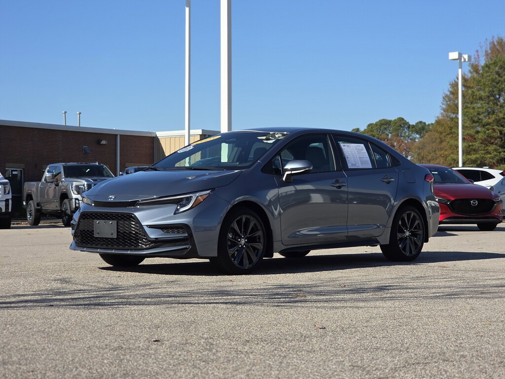 Used 2025 Toyota Corolla SE 4dr Car