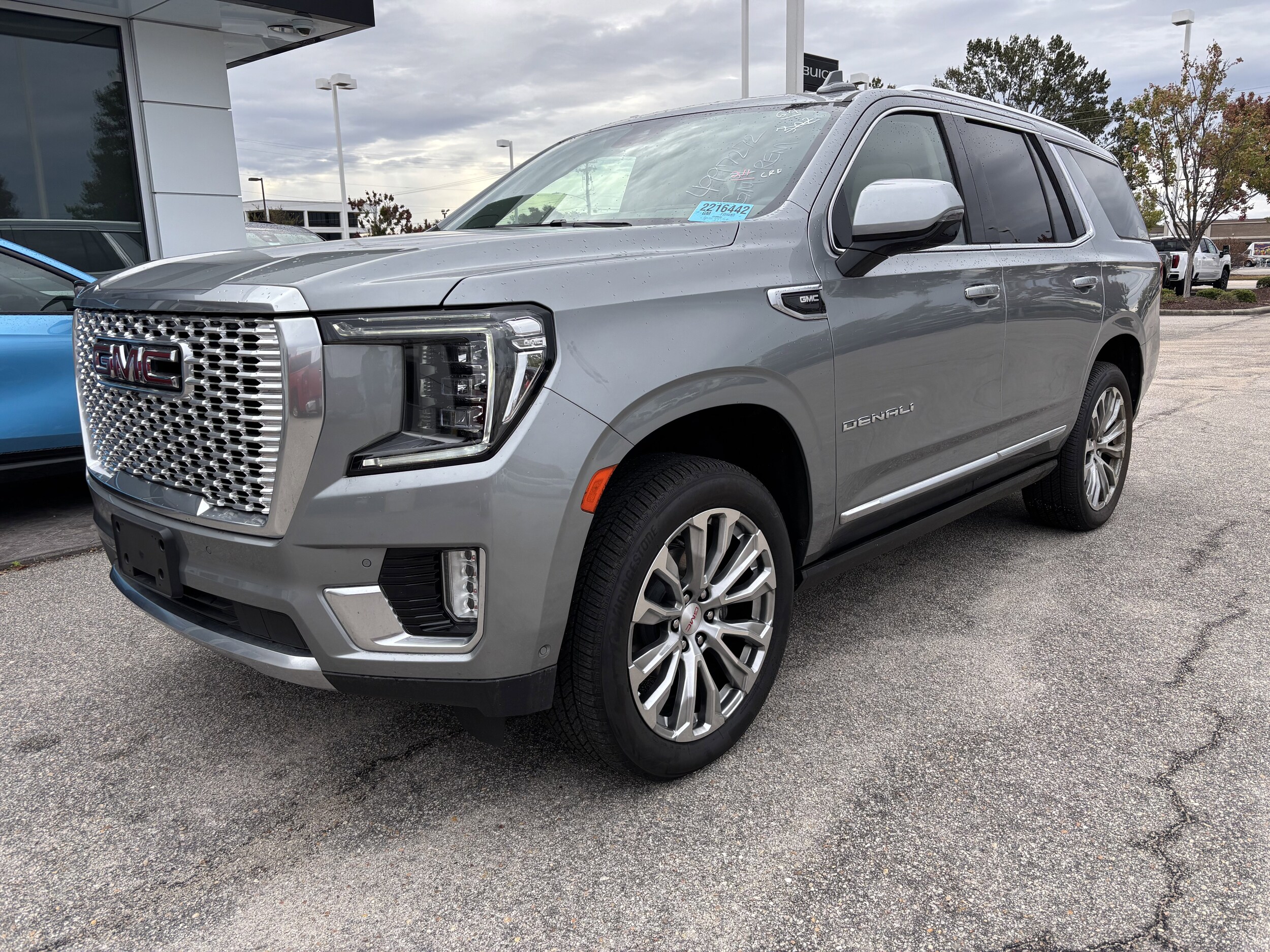 2024 Gmc Yukon Denali photo 2