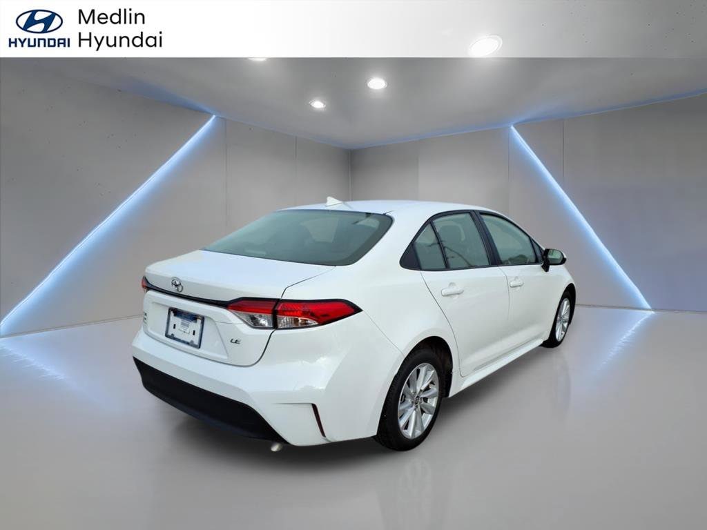 Used 2024 Toyota Corolla LE 4dr Car
