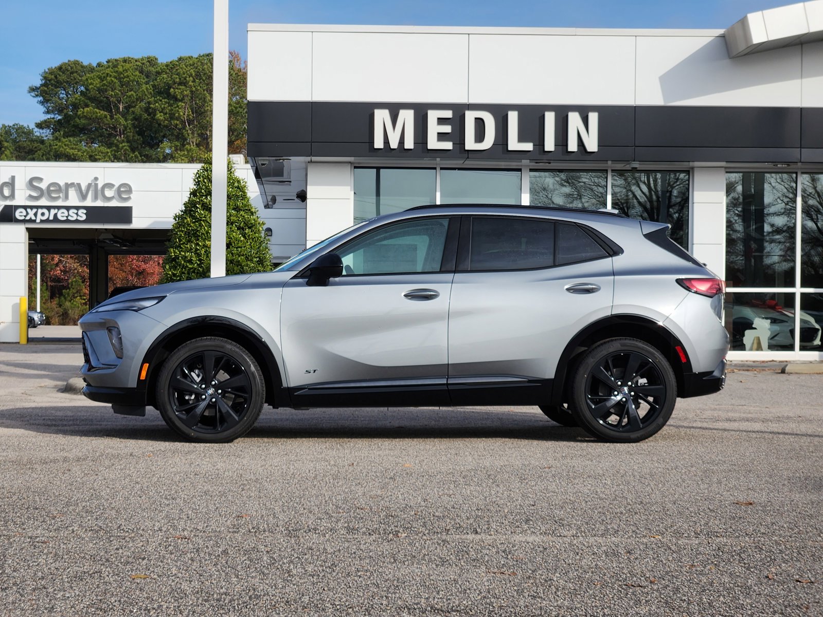 2025 Buick Envision Sport Touring photo 4