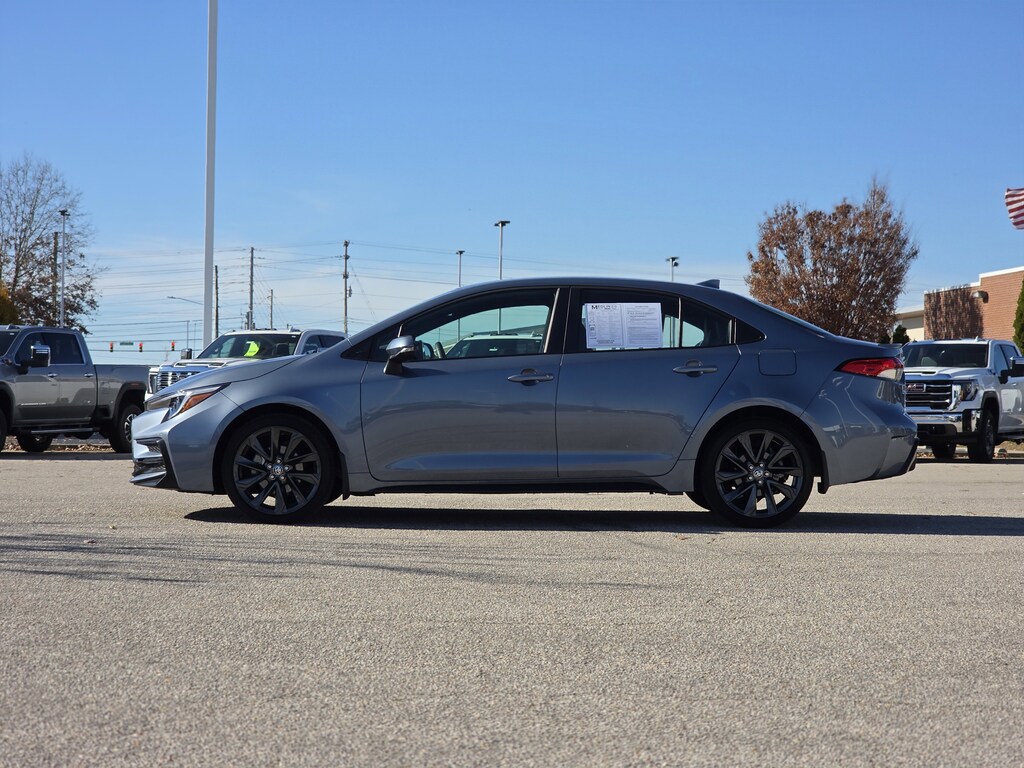 Used 2025 Toyota Corolla SE 4dr Car