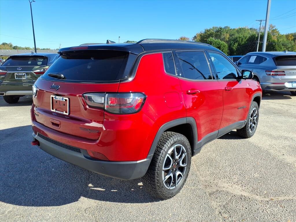 Used 2025 Jeep Compass Trailhawk Sport Utility