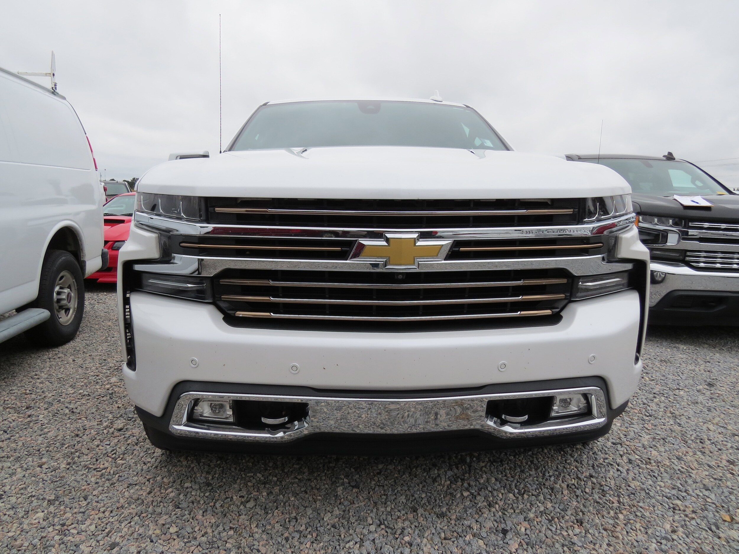2021 Chevrolet Silverado 1500 High Country photo 2