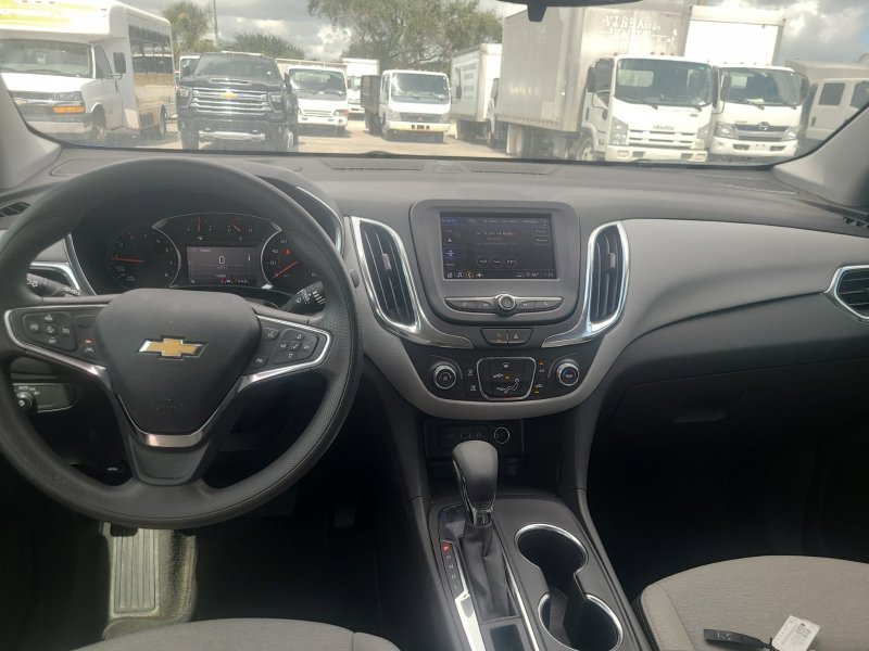 2024 Chevrolet Equinox LS photo 4