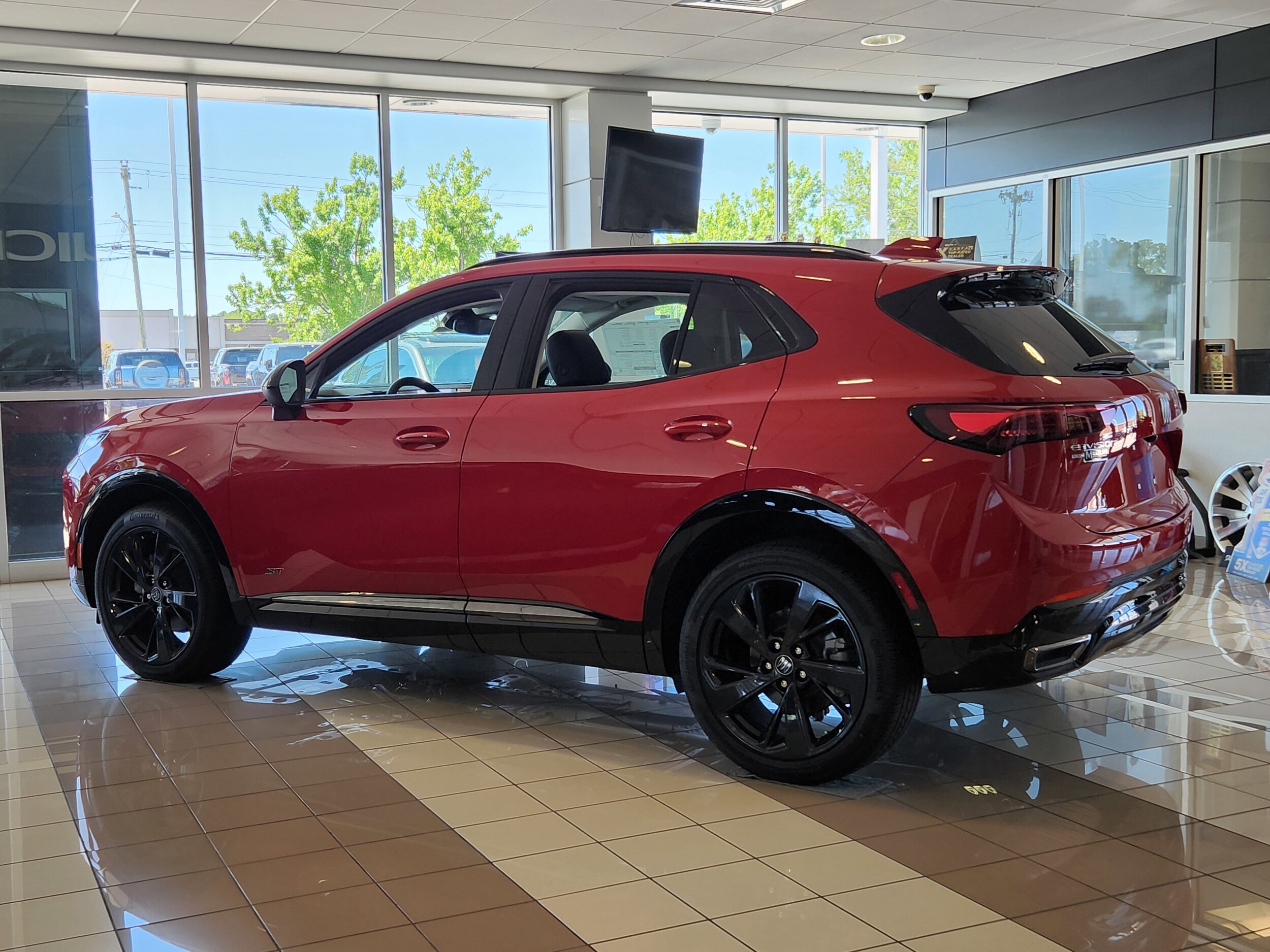 2025 Buick Envision Sport Touring photo 4