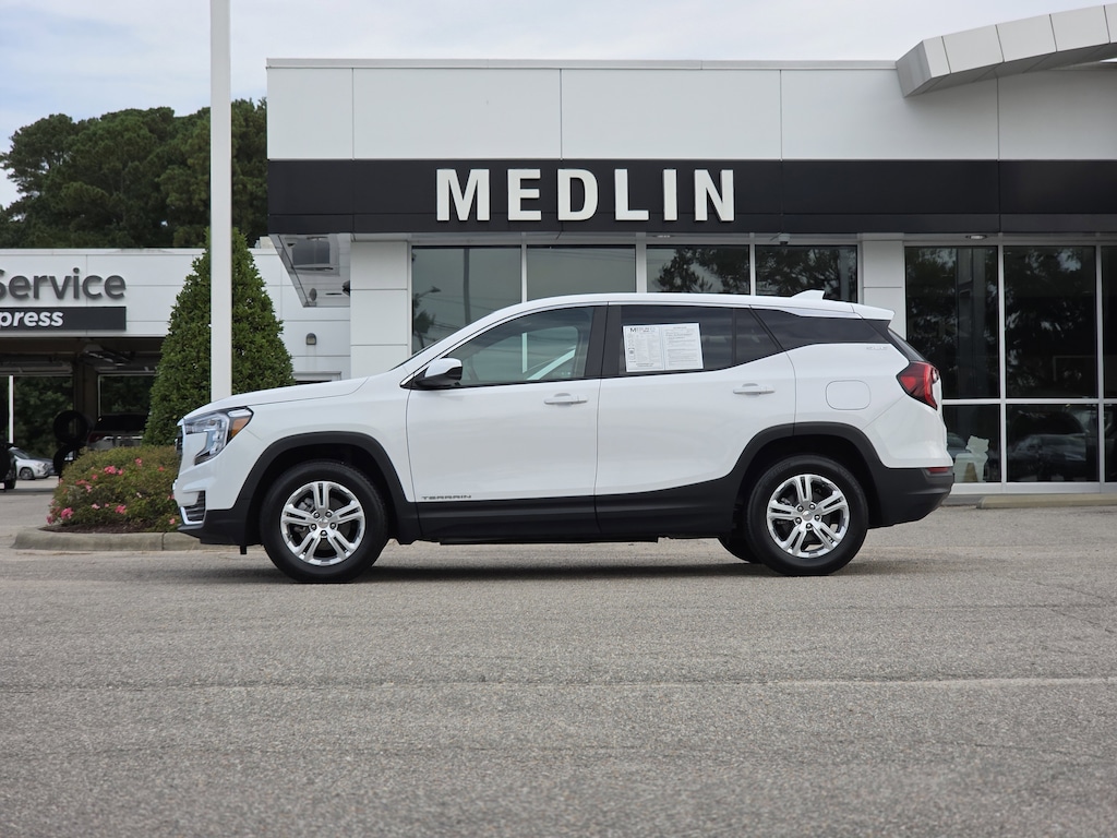 Used 2024 GMC Terrain SLE Sport Utility
