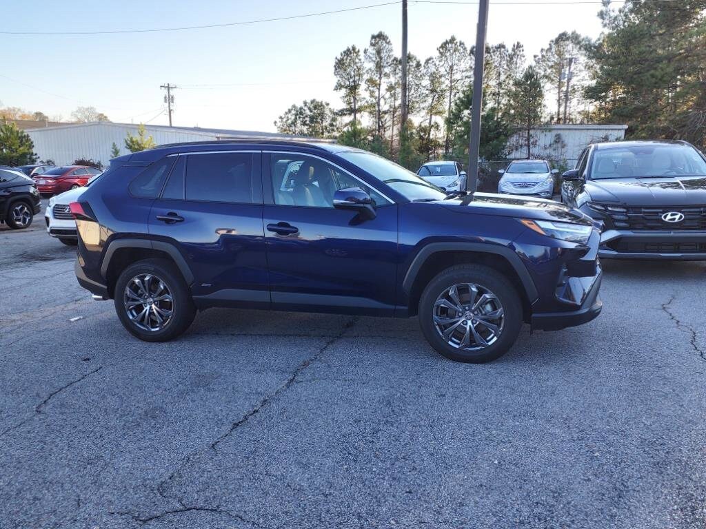 2022 Toyota RAV4 Hybrid XLE Premium photo 2