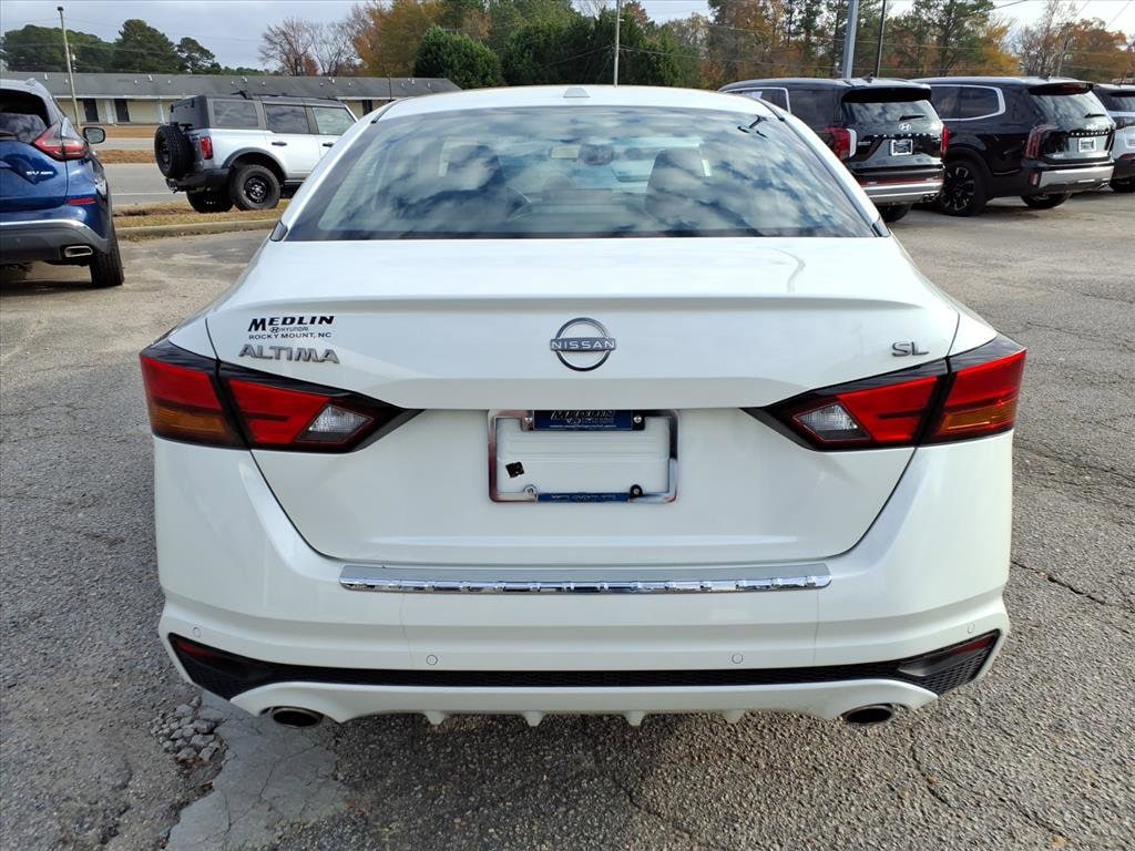 Used 2023 Nissan Altima 2.5 SL 4dr Car