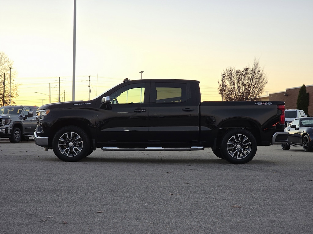 Used 2022 Chevrolet Silverado 1500 LT Crew Cab Pickup