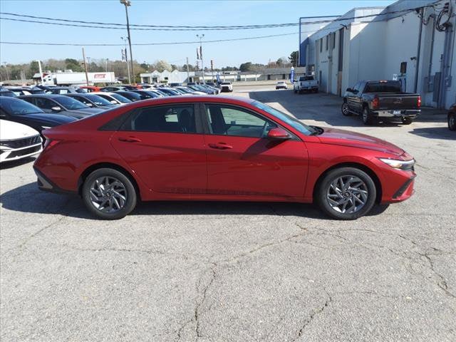 Used 2024 Hyundai Elantra SEL with VIN KMHLM4DG2RU735659 for sale in Rocky Mount, NC