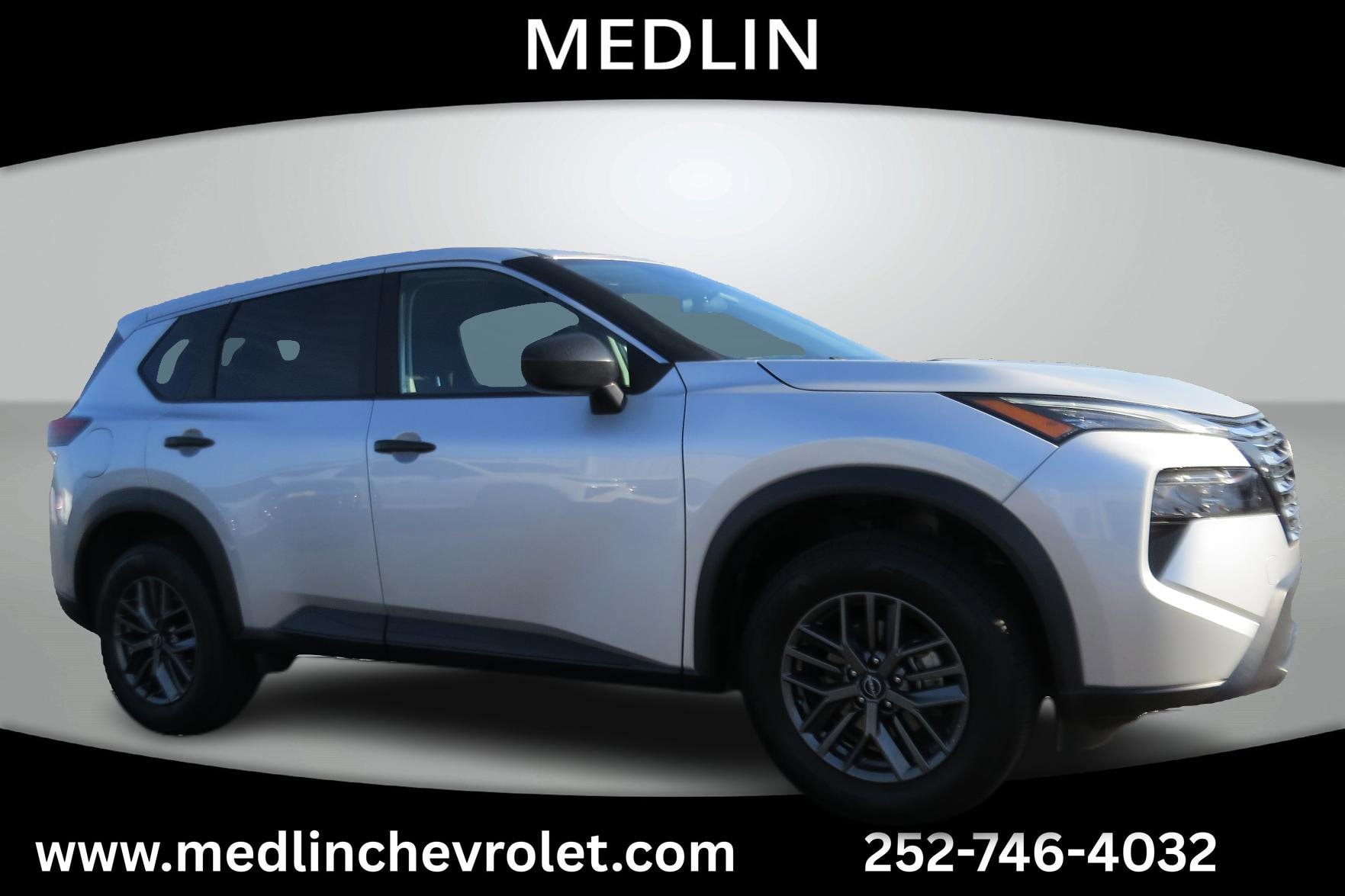 Brilliant Silver Metallic 2024 Nissan Rogue SUV / Crossover Front-Wheel Drive Continuously Variable Transmission