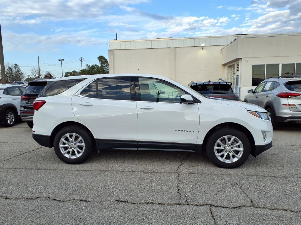 2020 Chevrolet Equinox LT photo 2
