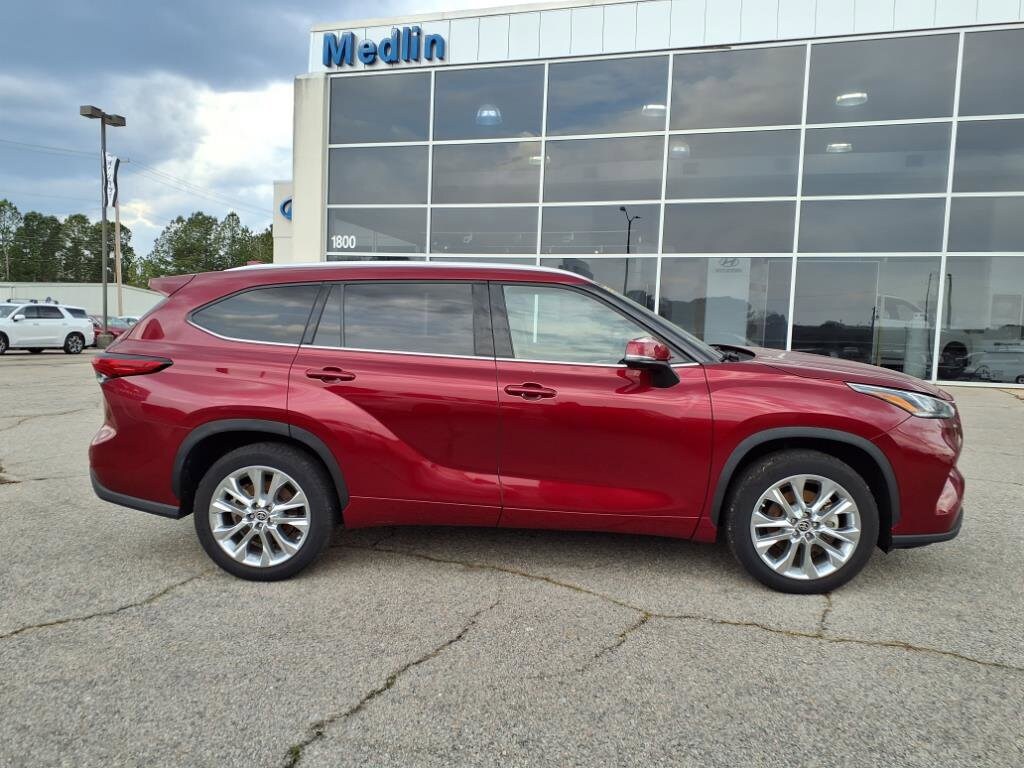 Used 2022 Toyota Highlander Limited with VIN 5TDYZRAH0NS558971 for sale in Rocky Mount, NC