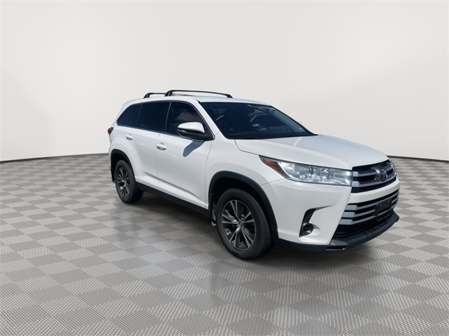 Used 2019 Toyota Highlander LE with VIN 5TDBZRFH2KS730248 for sale in Wheat Ridge, CO