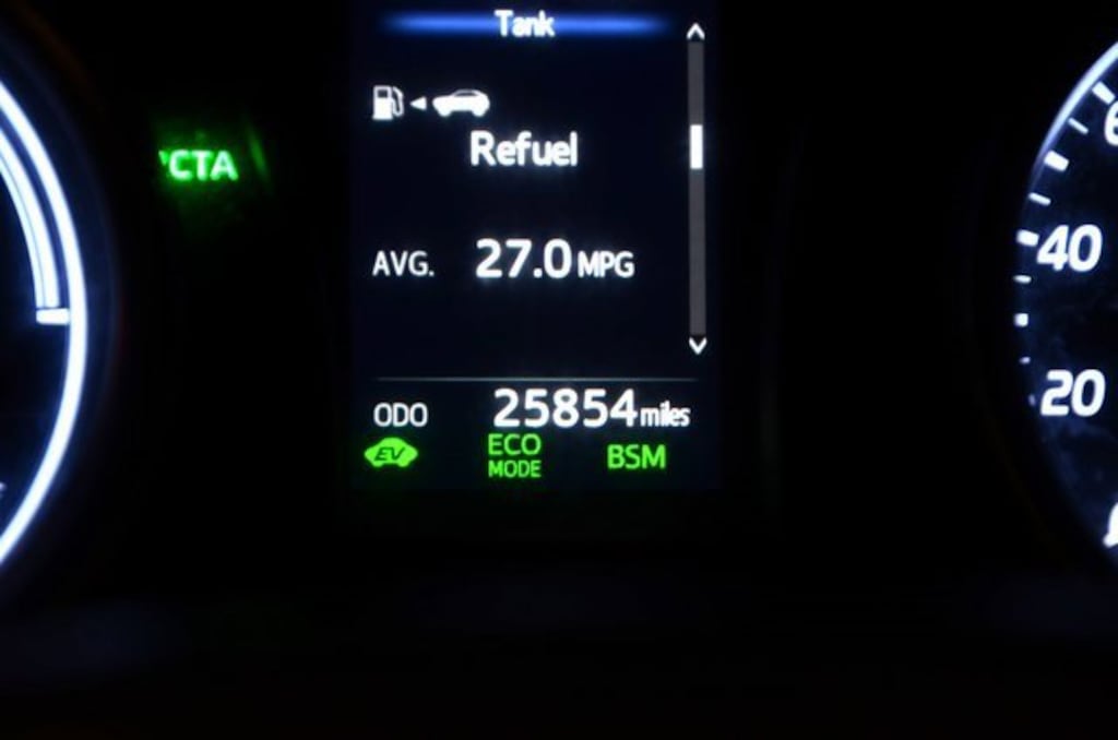 Used 2018 Toyota Camry Hybrid SE Sedan