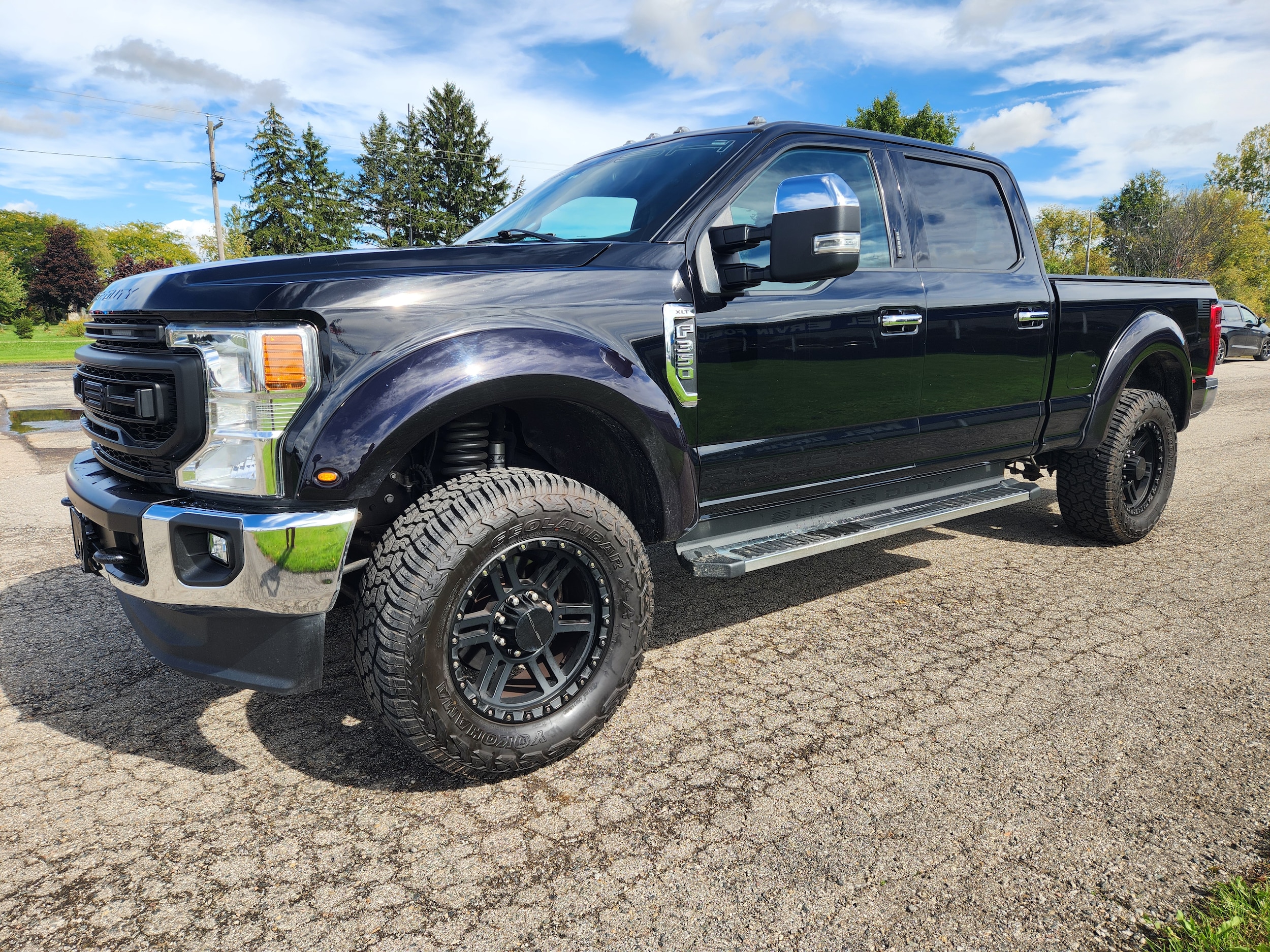 2022 Ford F-350 XLT Truck Crew Cab
