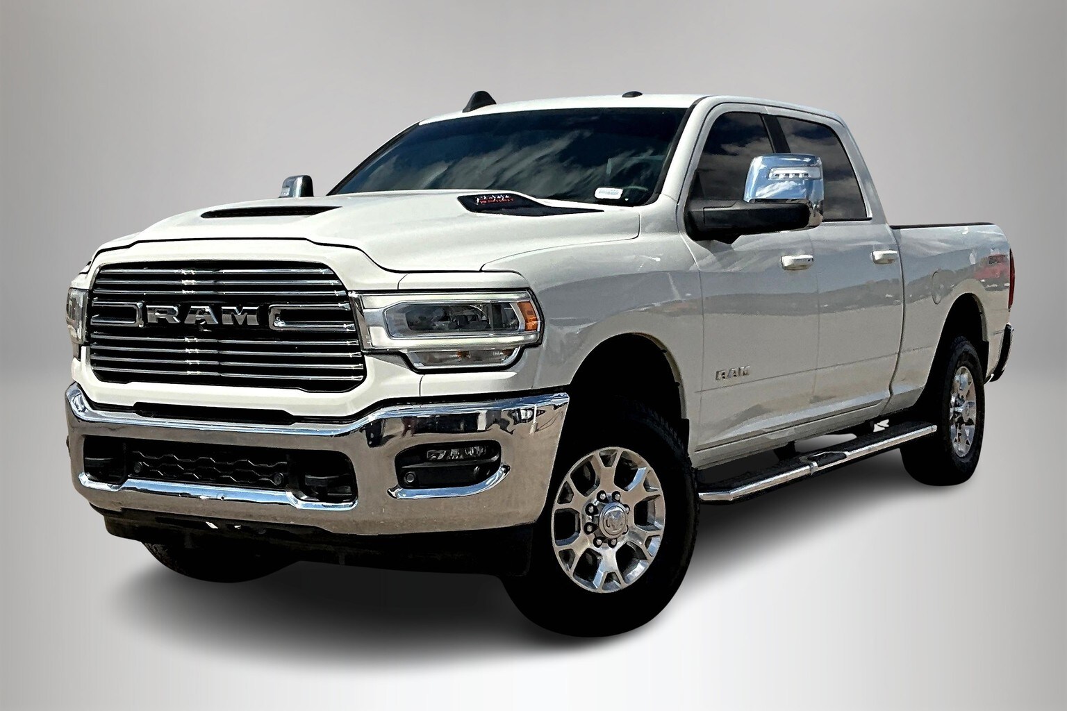 2023 Ram 2500 Laramie photo 3