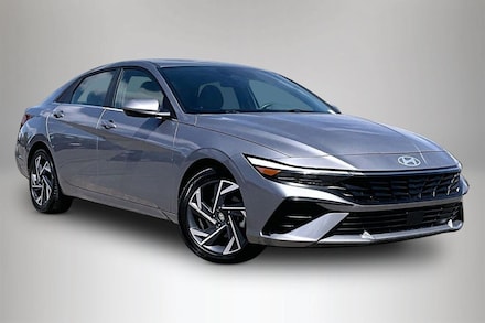 2025 Hyundai Elantra SEL Convenience Sedan