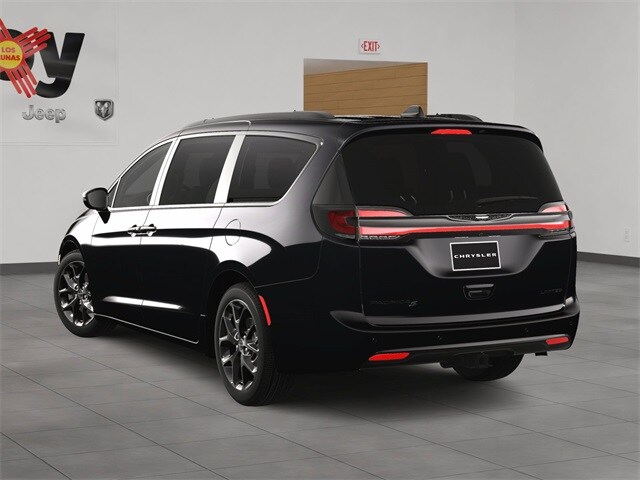 2025 Chrysler Pacifica Limited photo 4