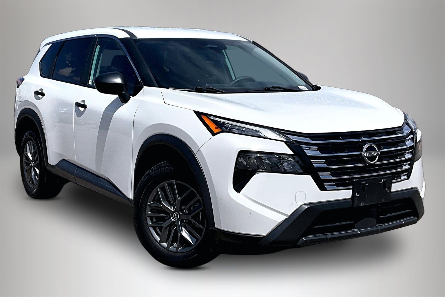 2024 Nissan Rogue S FWD's photo