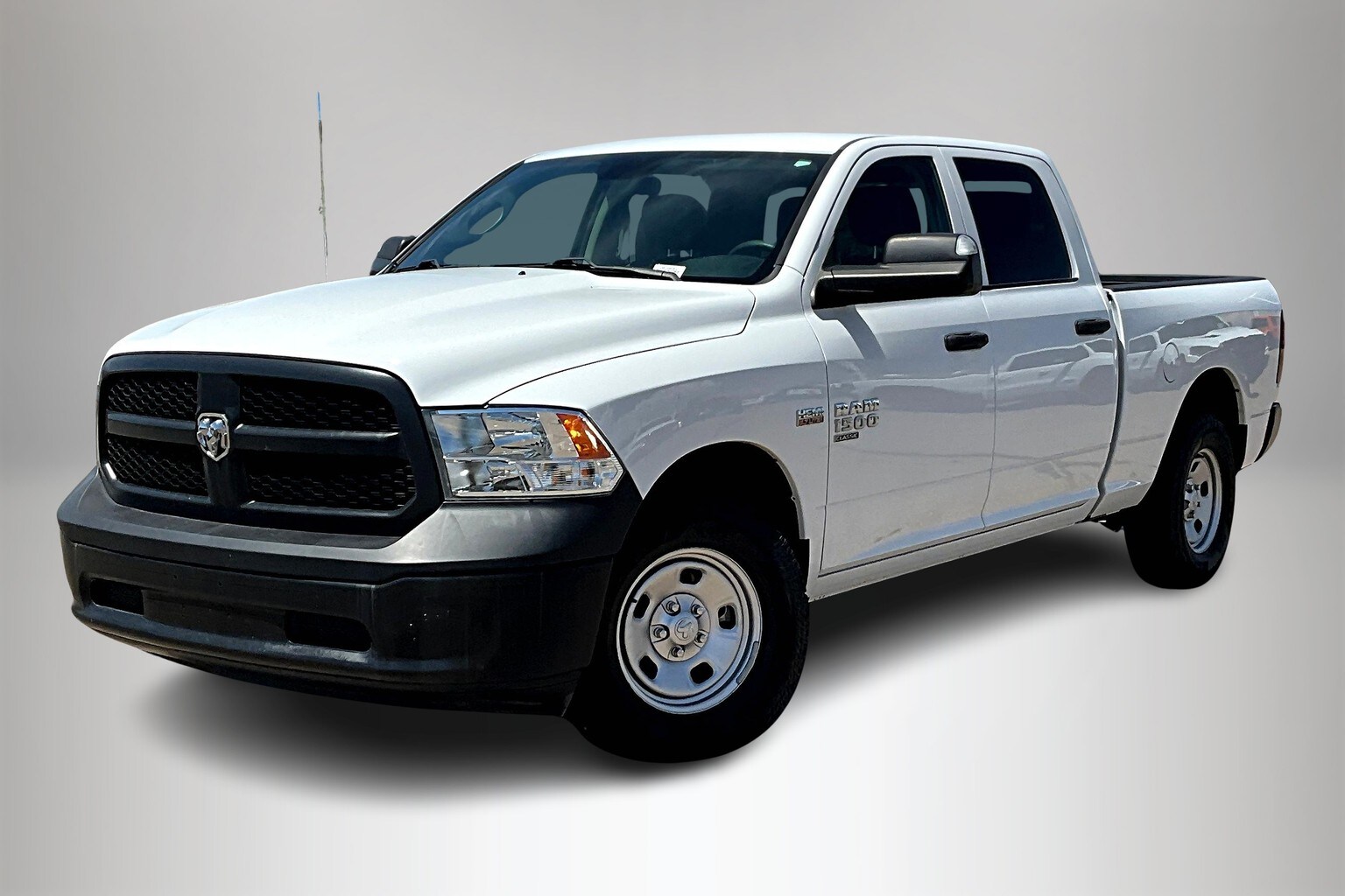 2021 Ram 1500 Classic Tradesman photo 3