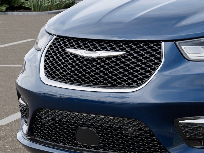 2025 Chrysler Pacifica Select - Photo 11